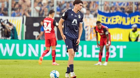 Carl Zeiss Jena unterliegt Bayer Leverkusen nach großem Kampf .